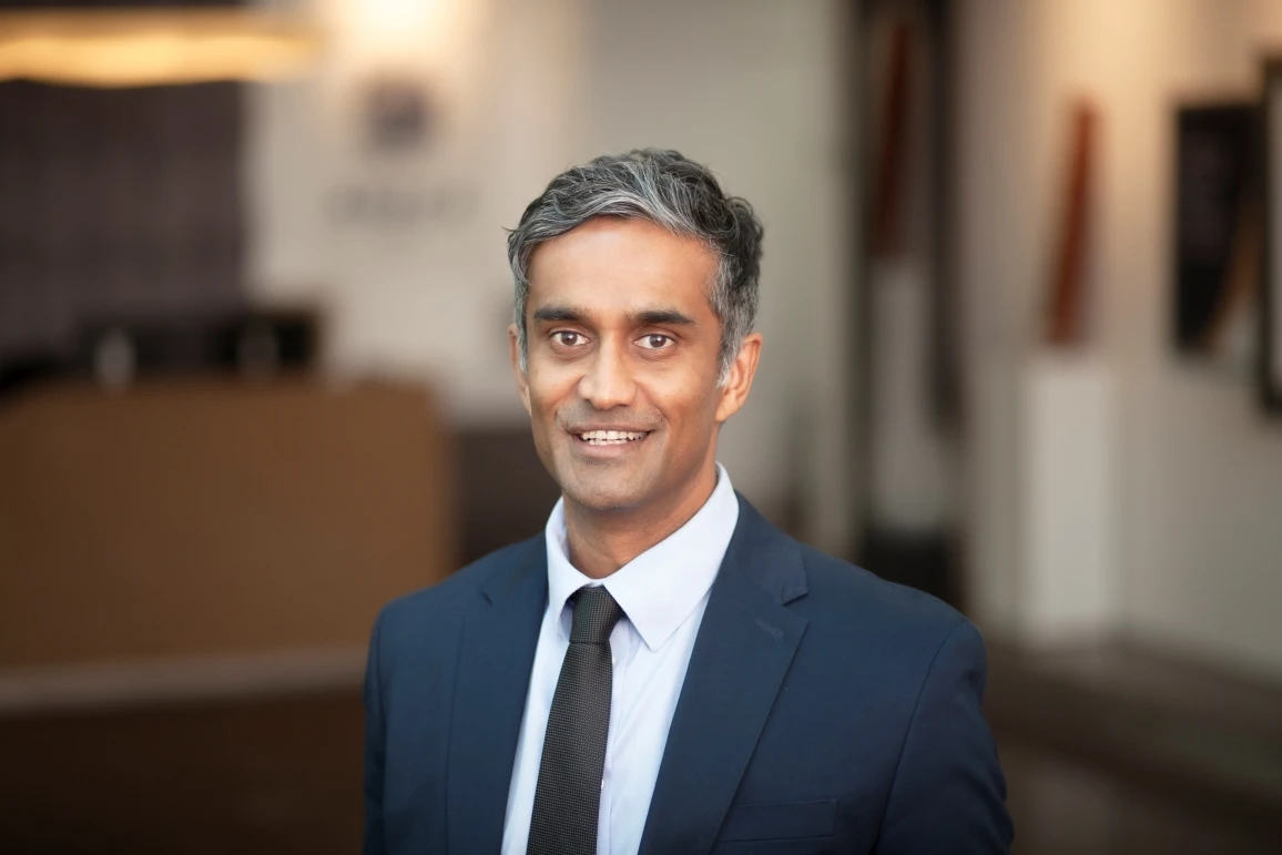 Head and shoulders shot of Dr Jonathan Ramachenderan